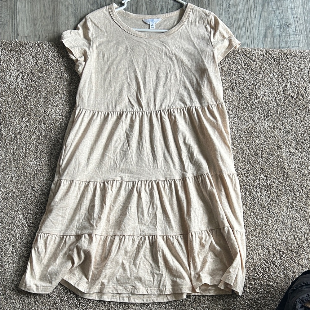 Tiered Short Sleeve Dress in Light Beige